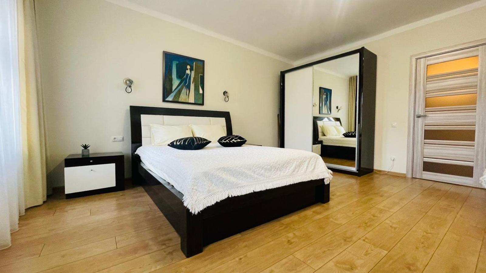 Saint Teodor Square Apartment Lviv